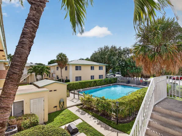 901 Pine Dr, Pompano Beach, FL
