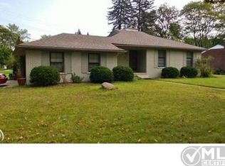 309 S Glengarry Rd, Bloomfield Hills, MI 48301