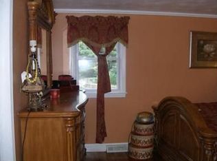 42 S Shore Rd, Holbrook, MA 02343