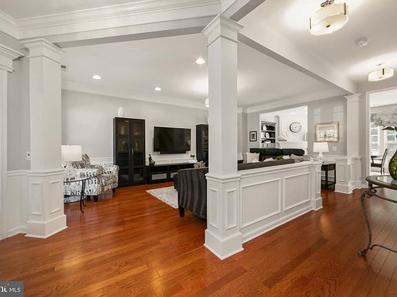 3rd image of 42 Wrentham Dr