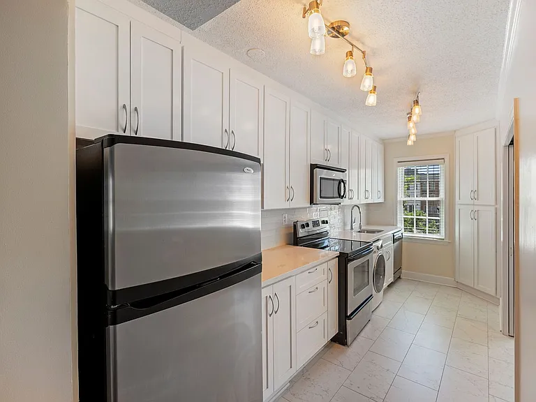 600 Bashford Ln #2333 — Photo 10