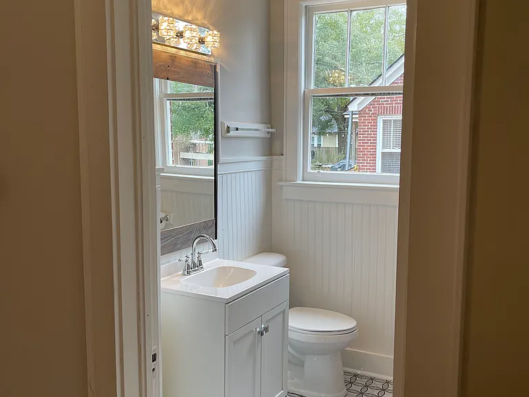 1112 Oconee St — Photo 2
