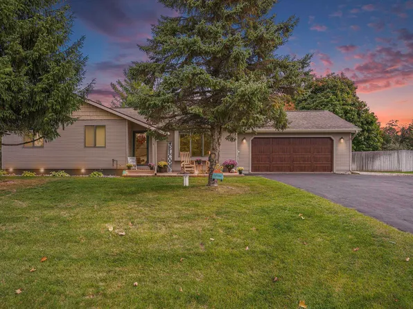 1178 Valley Dr, Traverse City, MI 49685
