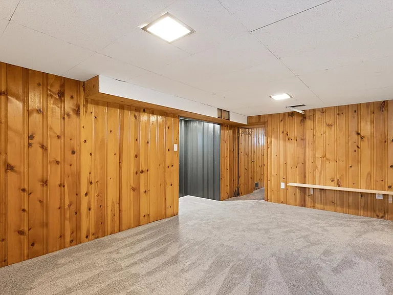 7514 Cass St — Photo 18