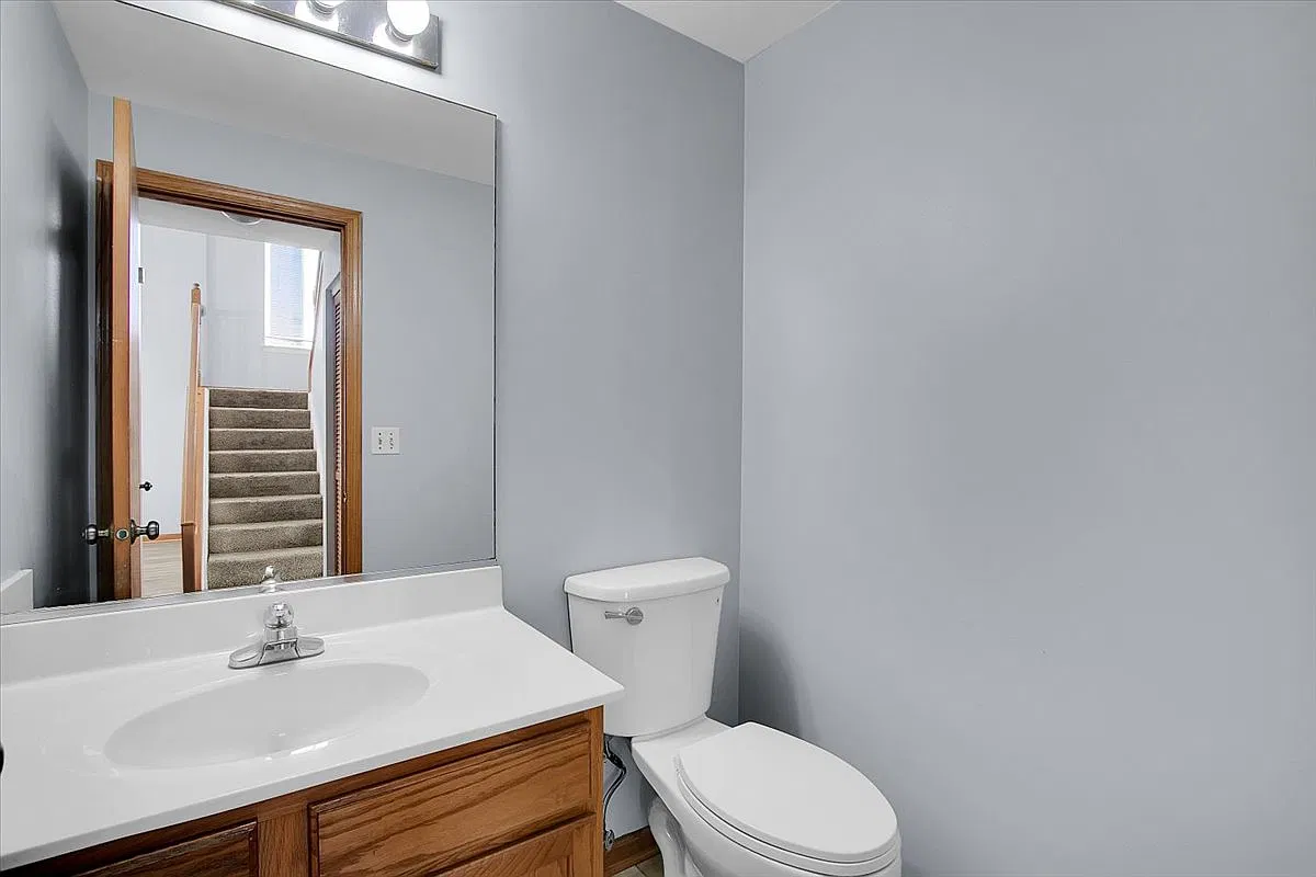 3 bed, 2.5 bath, 1668 sqft, $2,650 — Photo 2