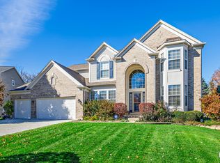104 English Oak Ln, Streamwood, IL 60107