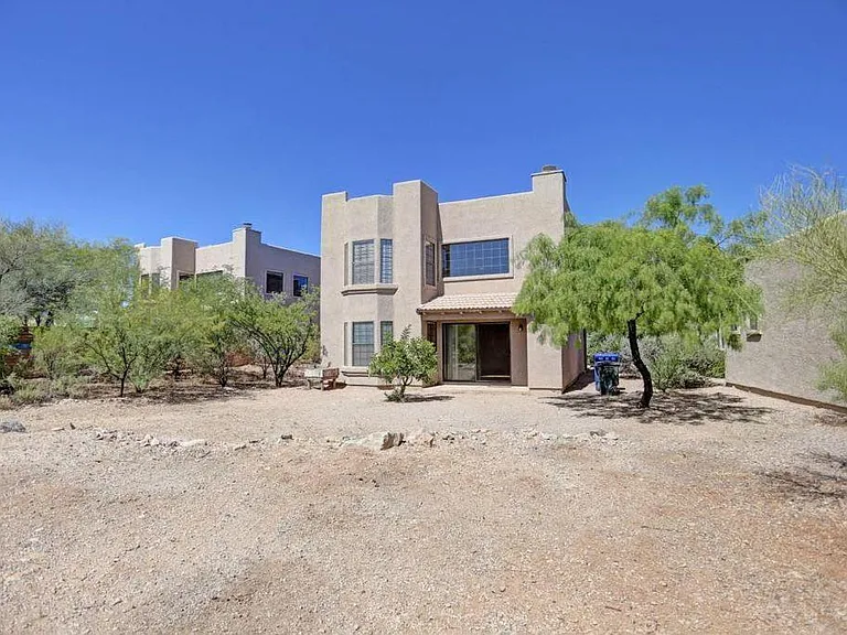 108 N Champagne Pl — Photo 29