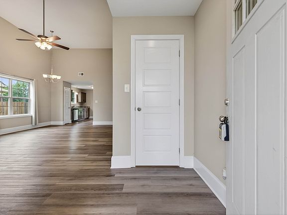 5th image of 1012 Dublin Dr