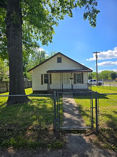 827 N Marion Ave Photo 1