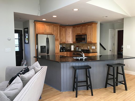 3rd image of 45 Hobby St