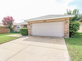 6048 Hilltop Dr, Watauga, TX 76148