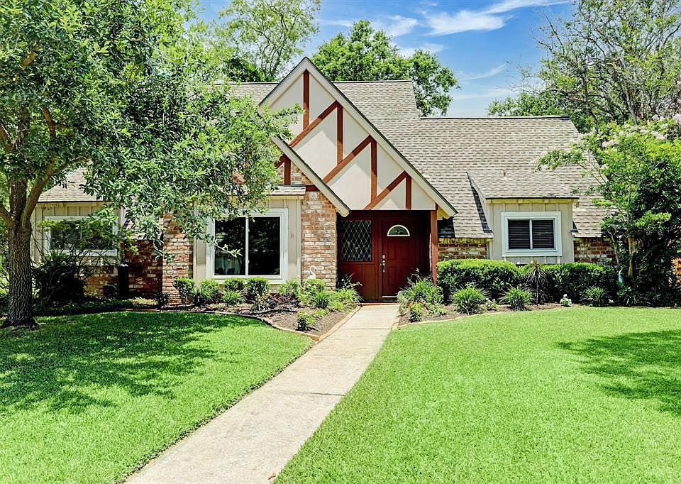 1st image of 4027 Shady Springs Dr