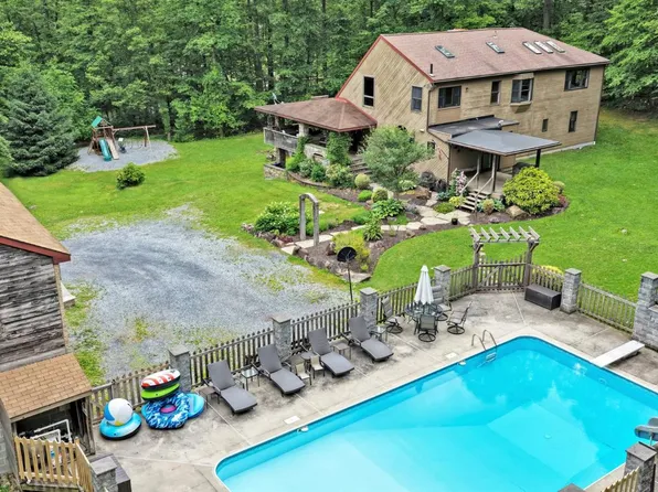 516 Hill Rd, Robesonia, PA 19551