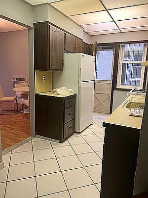 4th image of 23-44 Crescent St #1A