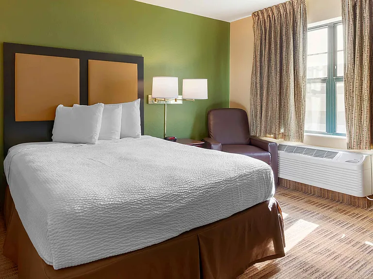 Studio Suite - 1 Queen Bed