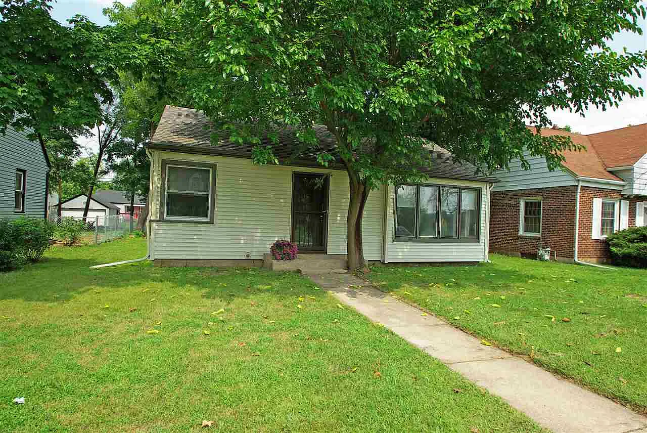 2807 Custer Ave photo 1