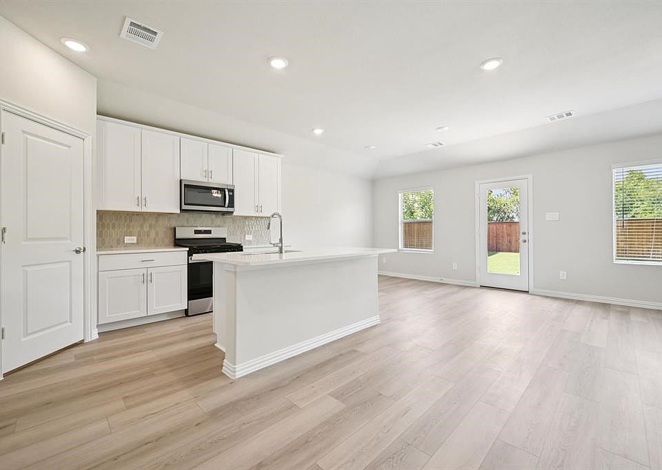 1st image of 1361 Los Olmos Ln