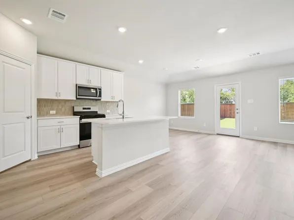 1361 Los Olmos Ln, Crandall, TX 75114