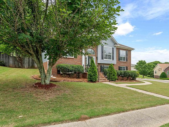 4th image of 2461 Mountain Dr