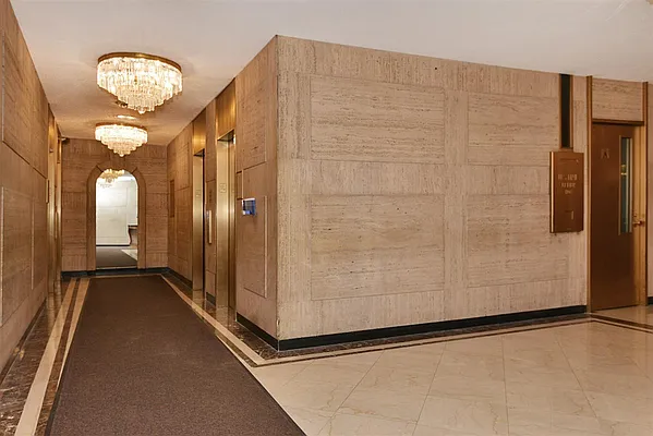 Sold by RE MAX Team | media 14