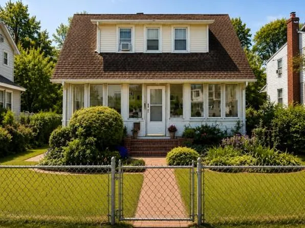 45 Hudson Avenue, Roosevelt, NY 11575