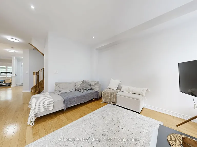 32 Scott Brown St — Photo 9