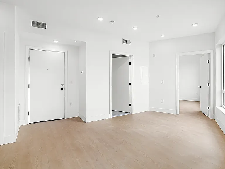 Q10 — Photo 17