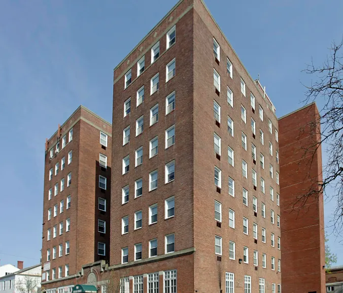 Hudson Pointe Apartments 55+ Community — Photo 2