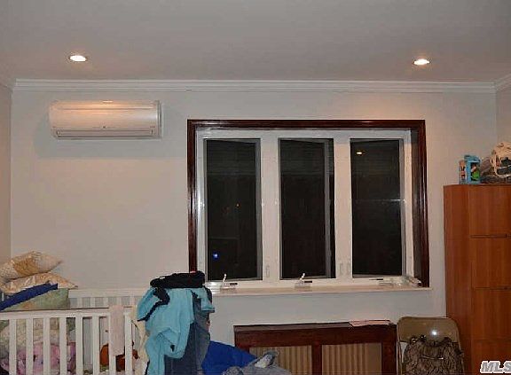 3rd image of 20 Bay St