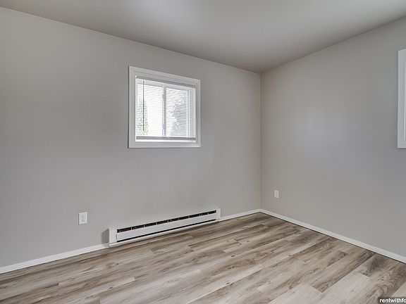 4th image of 560 W Linwood Ave #104