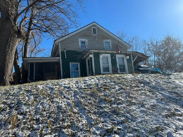 24 Algonkin Street, Ticonderoga, NY 12883