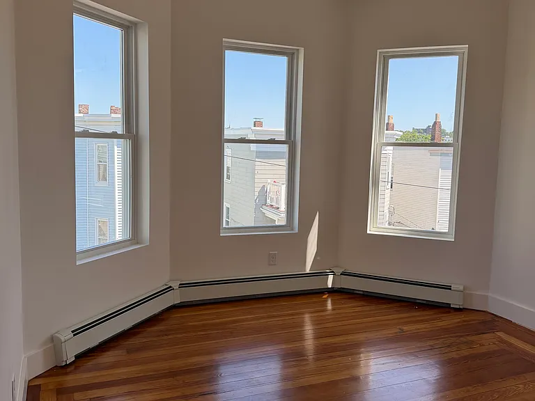 82 Marion St #10 — Photo 8