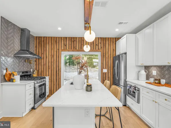 2211 E Gordon St, Philadelphia, PA 19125