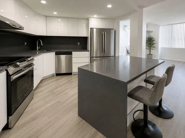 2750 NE 183rd St APT 2407, Aventura, FL 33160