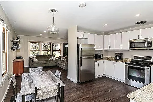 1149 Aberdeen Ln — Photo 11