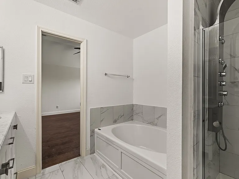 709 Chelsea Dr — Photo 5