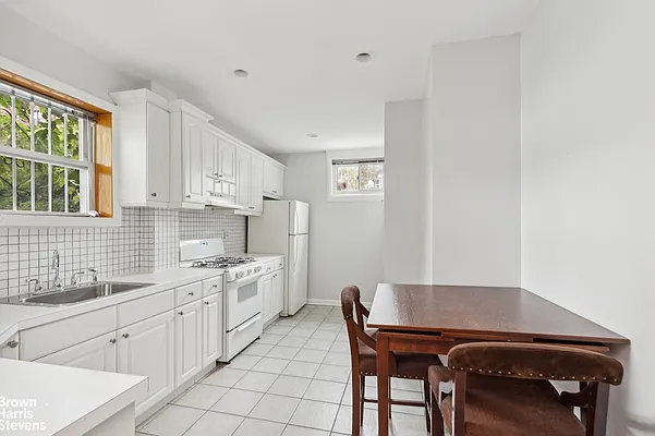 Rented by Brown Harris Stevens | media 25