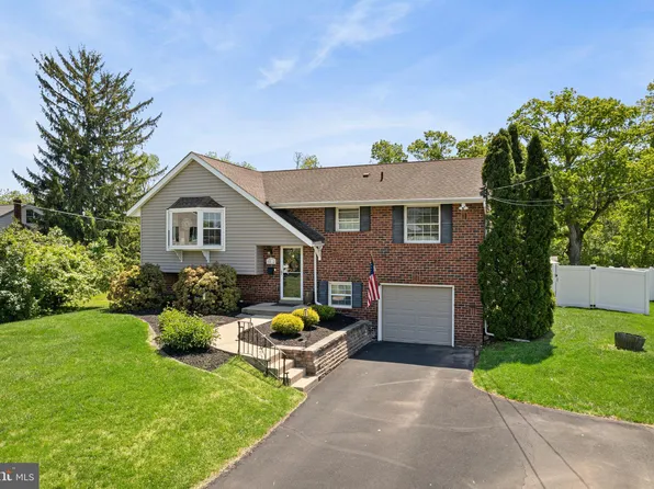 1812 Carriage Way, Warrington, PA 18976