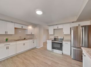 1507 Thornton Dr, Champaign, IL 61821