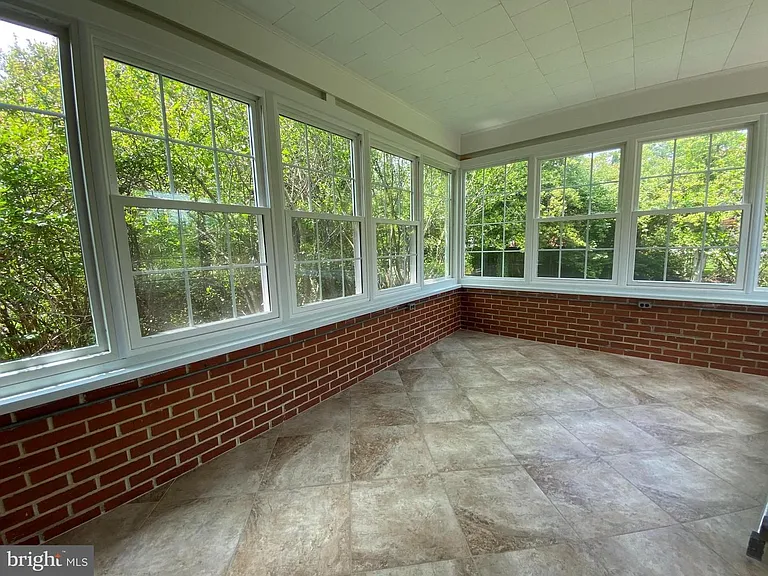 6009 Cheshire Dr — Photo 6