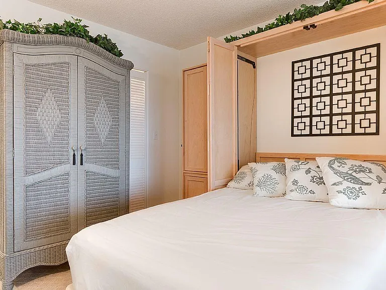 Cove Cir — Photo 14