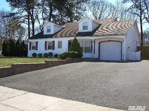1st image of 12 Hyde Ln