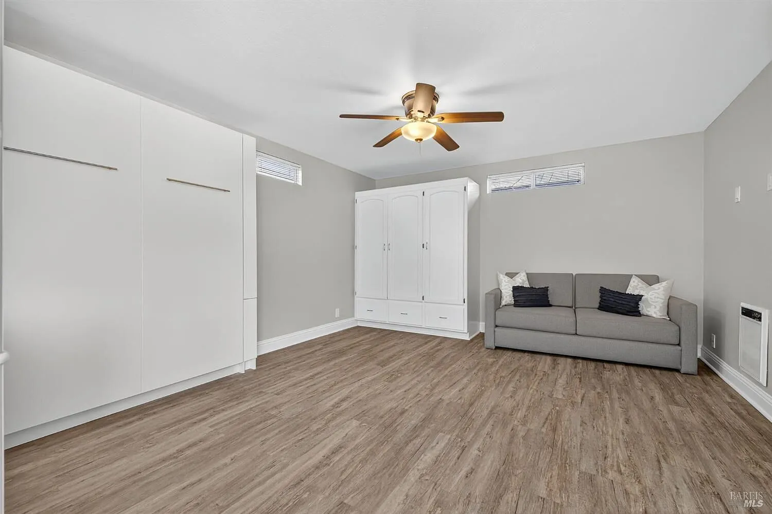 575 La Verne Ave — Photo 4