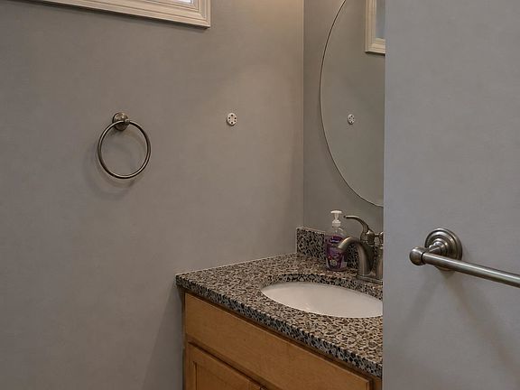 5th image of 21 Old Colony Way #B2