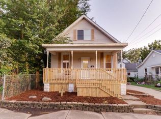 406 W Walnut St, Bloomington, IL