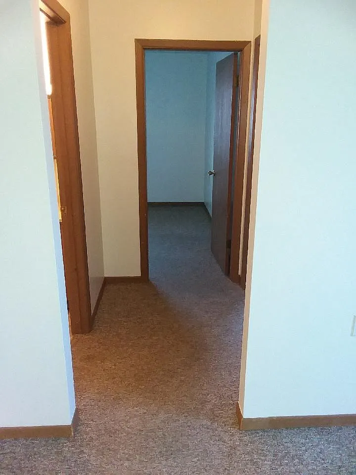 2 bed, $859 — Photo 4