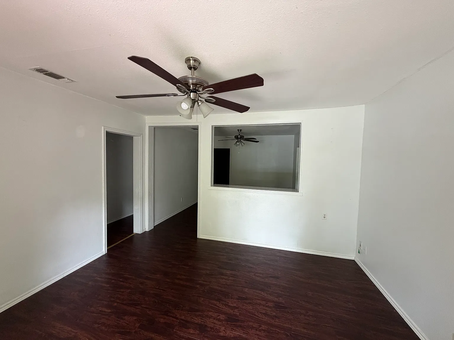 3 bed, 1059 sqft, $1,650 — Photo 4