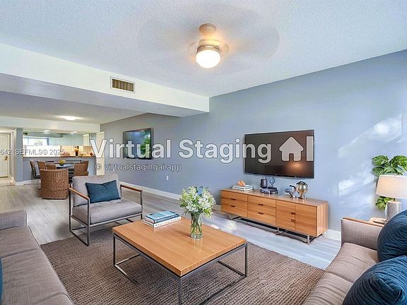 4th image of 6073 Balboa Circle #204