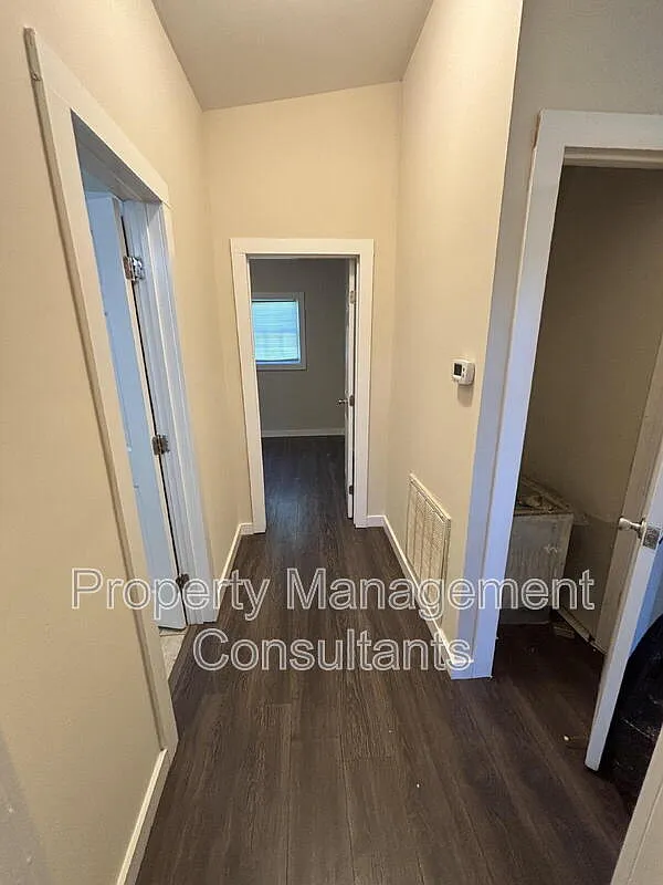 2 bed, 1.0 bath, 1000 sqft, $950 — Photo 4