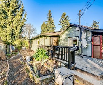 11821 SE Yamhill St, Portland, OR, 97216